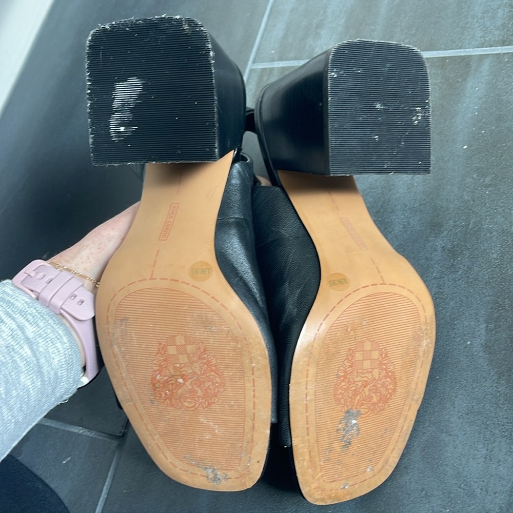 Vince Camuto Black Women's Shoes - Picture 3 of 3
